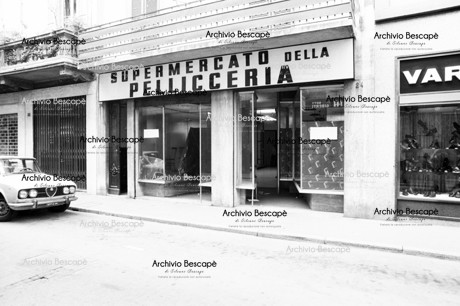 Lodi - Supermercato della pellicceria