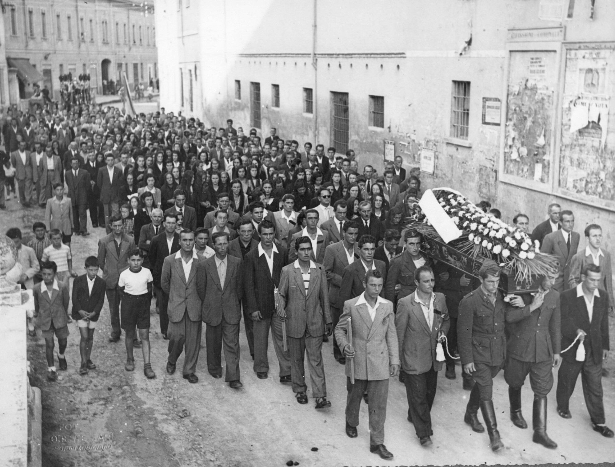 Archivio Bescapé - giuseppe-bescape-i-funerali-a-livraga-1946-18.jpg