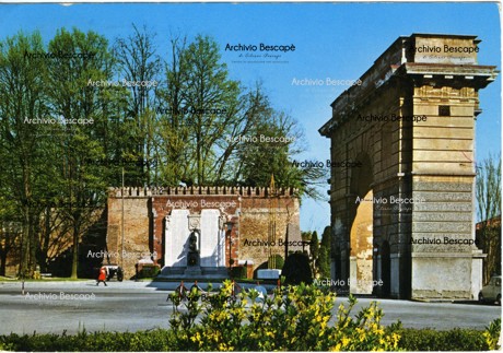 Lodi - Monumento ai caduti