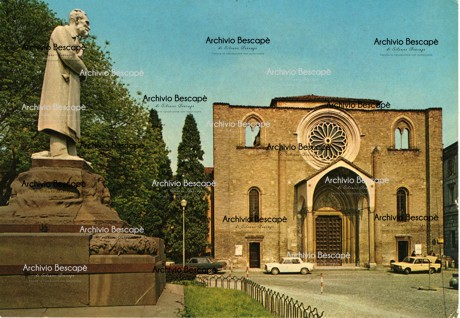 Lodi - Monumento a Paolo Gorini